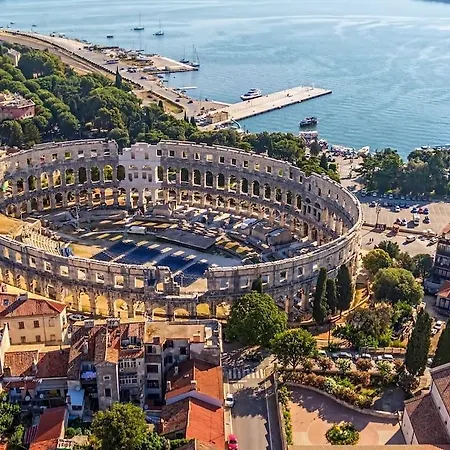 Вилла Holiday Brioni Riviera
