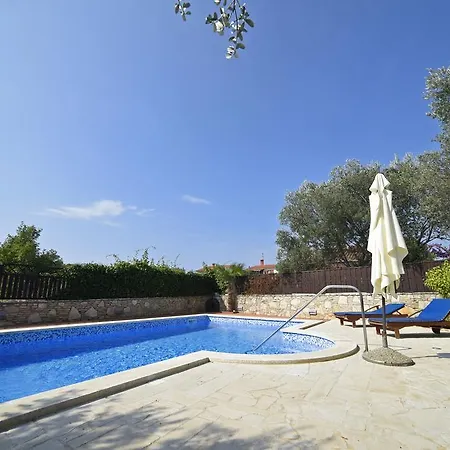 Holiday Brioni Riviera Вилла Пула